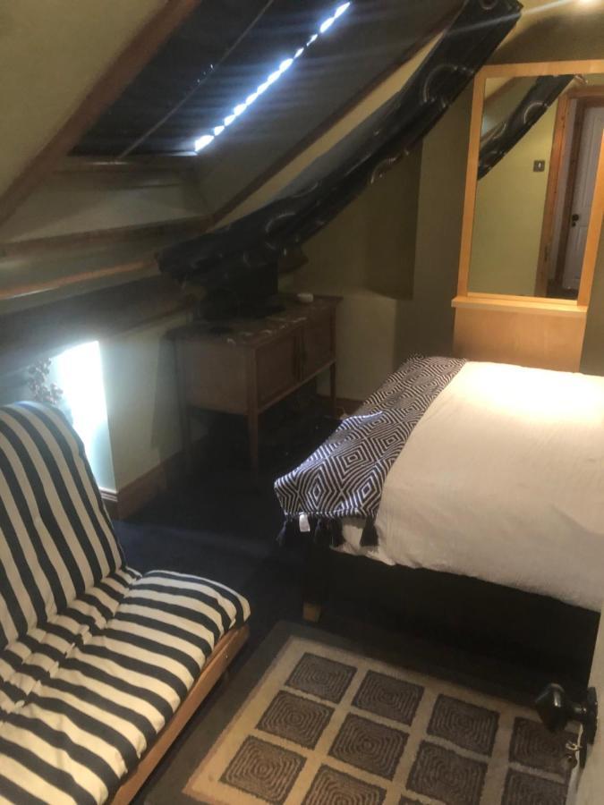 Victorian Elegance In Homestay Belfast